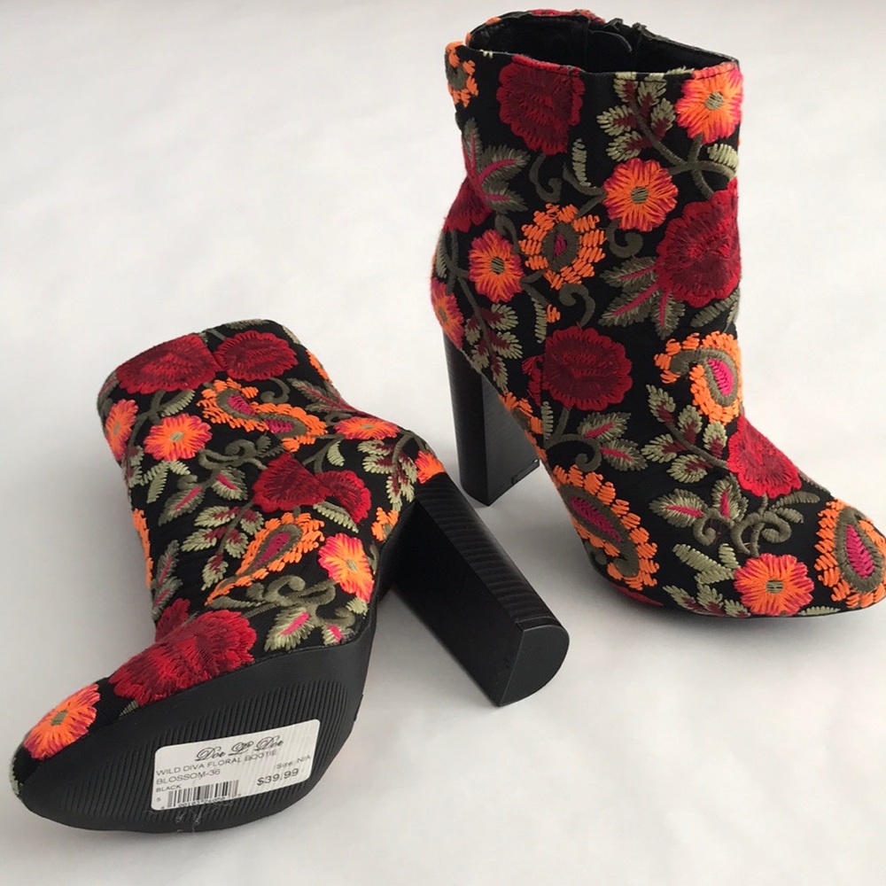 Multicolored Floral booties